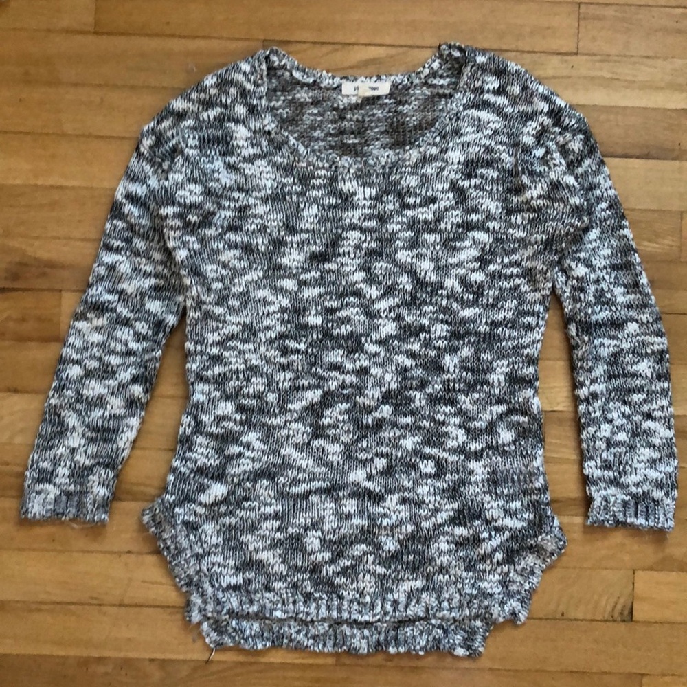 Oversized black and white sweater, good condition